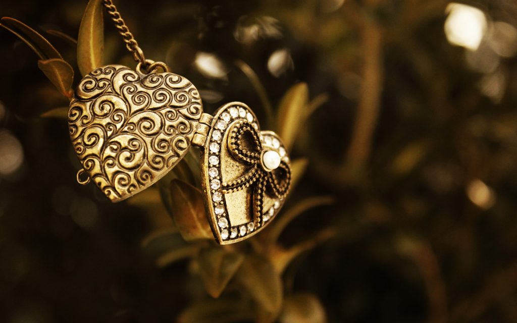 Here are Ten Beautiful Pieces of Jewelry from around the World