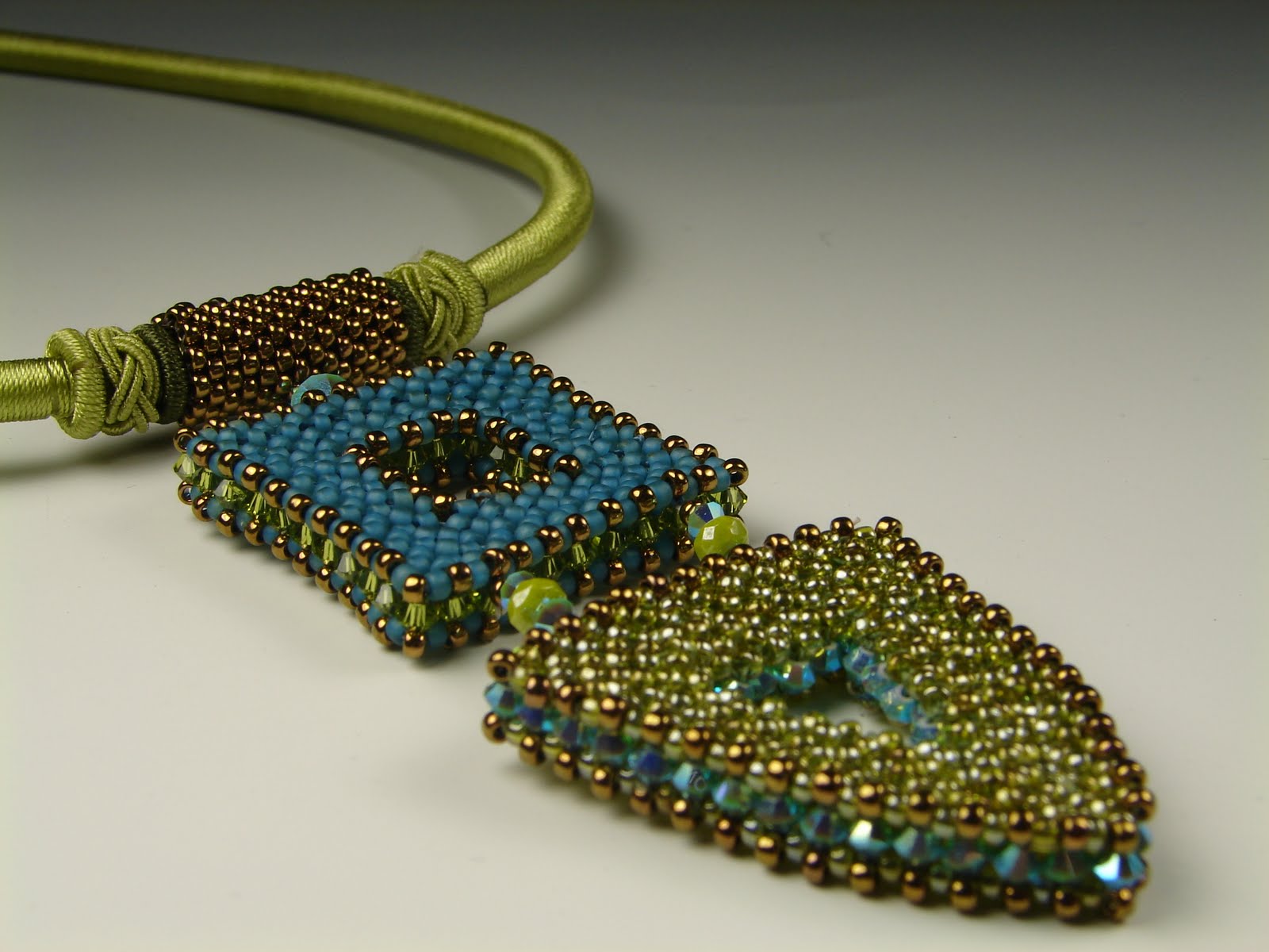 7 Beautiful Beaded Jewelry Designs | Jewelry World