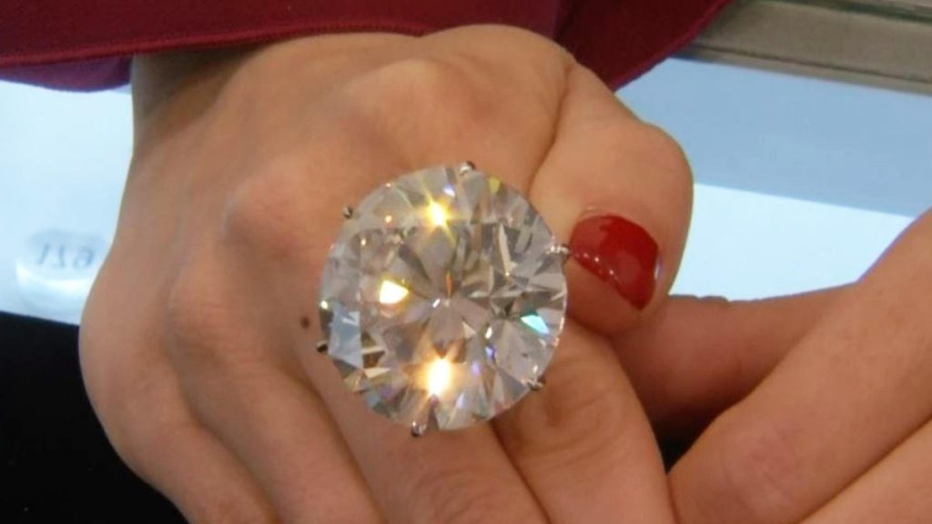 Gems and Jewels go on display in Los Angeles ahead of auction