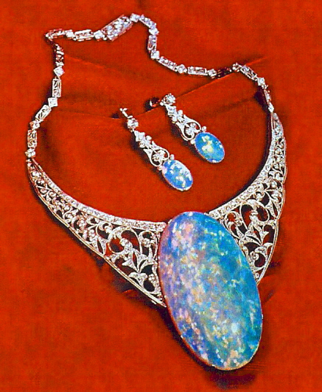 The Andamooka Opal Necklace and Earrings