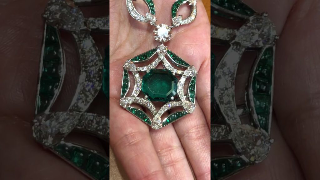 Emeralds by Bulgari with a touch of Hollywood glamour